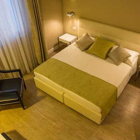 Universal Hotel 3*